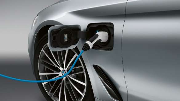 Charging cable BMW 530e Sedan Charging cable BMW 530e Sedan Glacier Silver metallic metallic side view