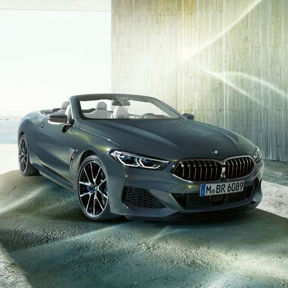 BMW M850i xDrive Dravit Grey metallic, three-quarter front view from left. BMW M850i xDrive Dravit Grey metallic, three-quarter front view from left.