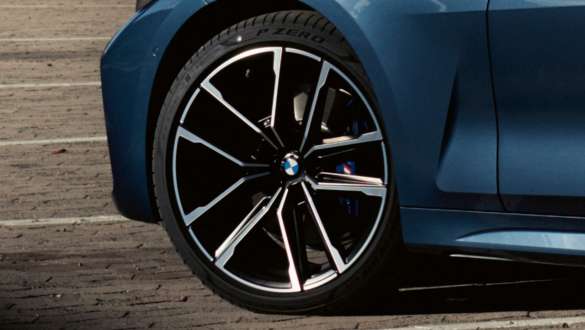 18" M light alloy wheels 848 BMW M440i xDrive Coupé G22 2020 BMW M440i xDrive Coupé G22 2020 18" M light alloy wheels 848 close up