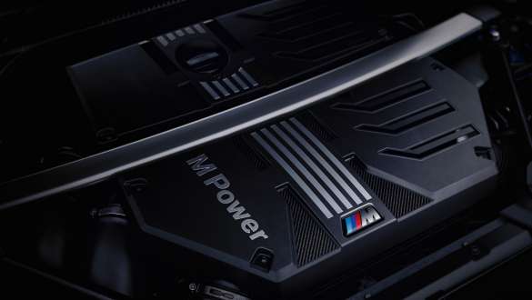 BMW M TwinPower Turbo petrol engine BMW X4 M F98 LCI Facelift 2021 BMW M TwinPower Turbo inline 6-cylinder petrol engine BMW X4 M F98 LCI Facelift 2021 close up