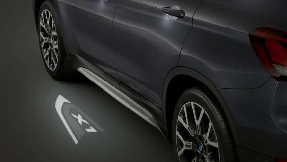 BMW X1 F48 LCI LED projection “X1”. BMW X1 F48 LCI Focus on LED projection “X1”.