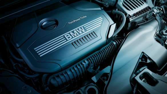 BMW X1 F48 BMW TwinPower Turbo 4-cylinder petrol engine BMW X1 F48 LCI close-up of the BMW TwinPower Turbo 4-cylinder petrol engine