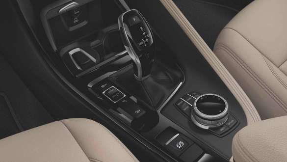 BMW X1 F48 gear lever and central console BMW X1 F48 LCI close-up of the gear lever in the central console