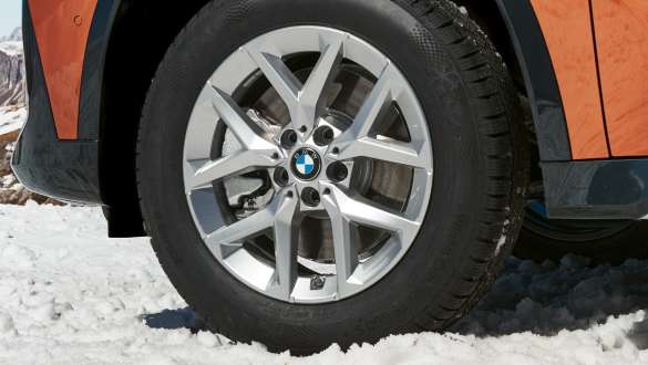 17" BMW light alloy wheel Y-spoke 896 Refined Silver BMW Autumn Winter Accessories 17" BMW light alloy wheel Y-spoke 896 Refined Silver