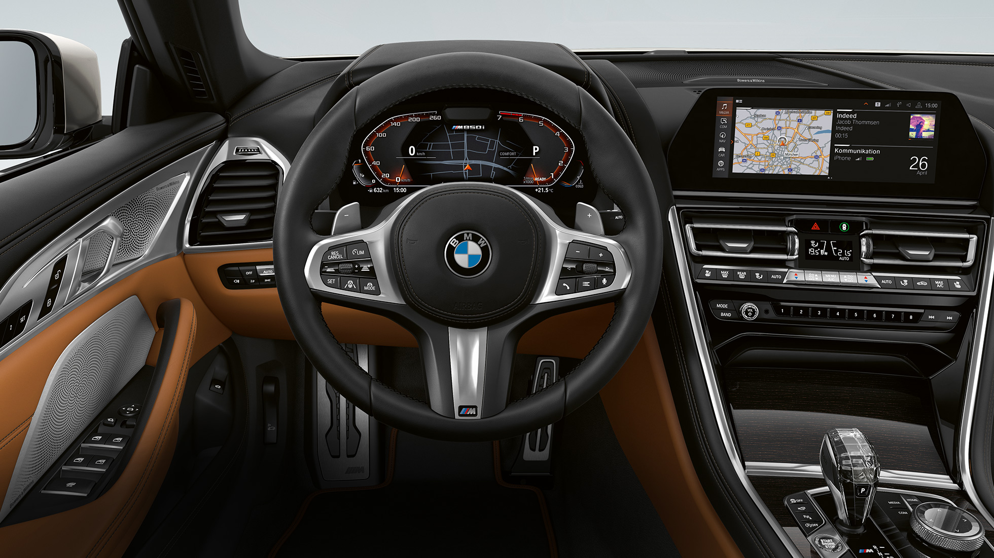 BMW M850i xDrive, M leather steering wheel with shift paddles and multifunction. BMW M850i xDrive, M leather steering wheel with shift paddles and multifunction.