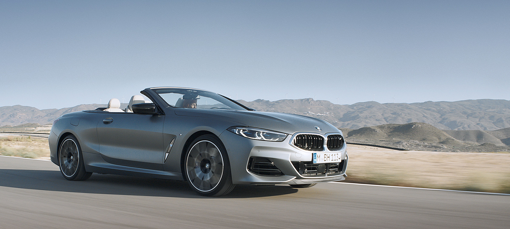 BMW 8 Series Convertible G14 LCI Facelift 2022 exterior design highlights in the video