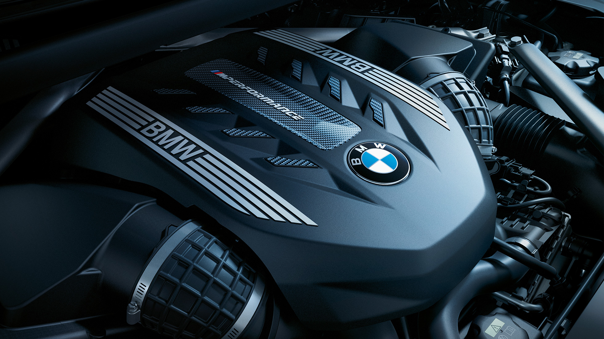 BMW TwinPower Turbo 8-cylinder petrol engine. BMW X6 M50i with BMW TwinPower Turbo 8-cylinder petrol engine.
