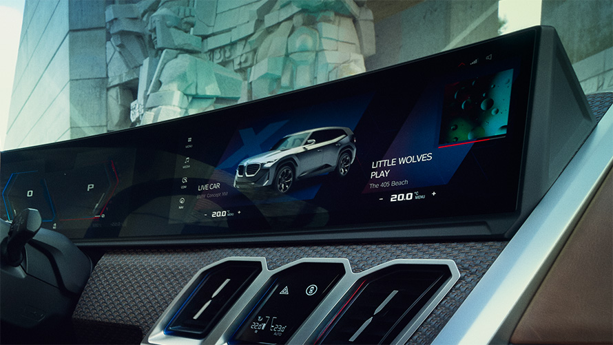 BMW Concept XM (G09) cockpit interior view close-up BMW Curved Display